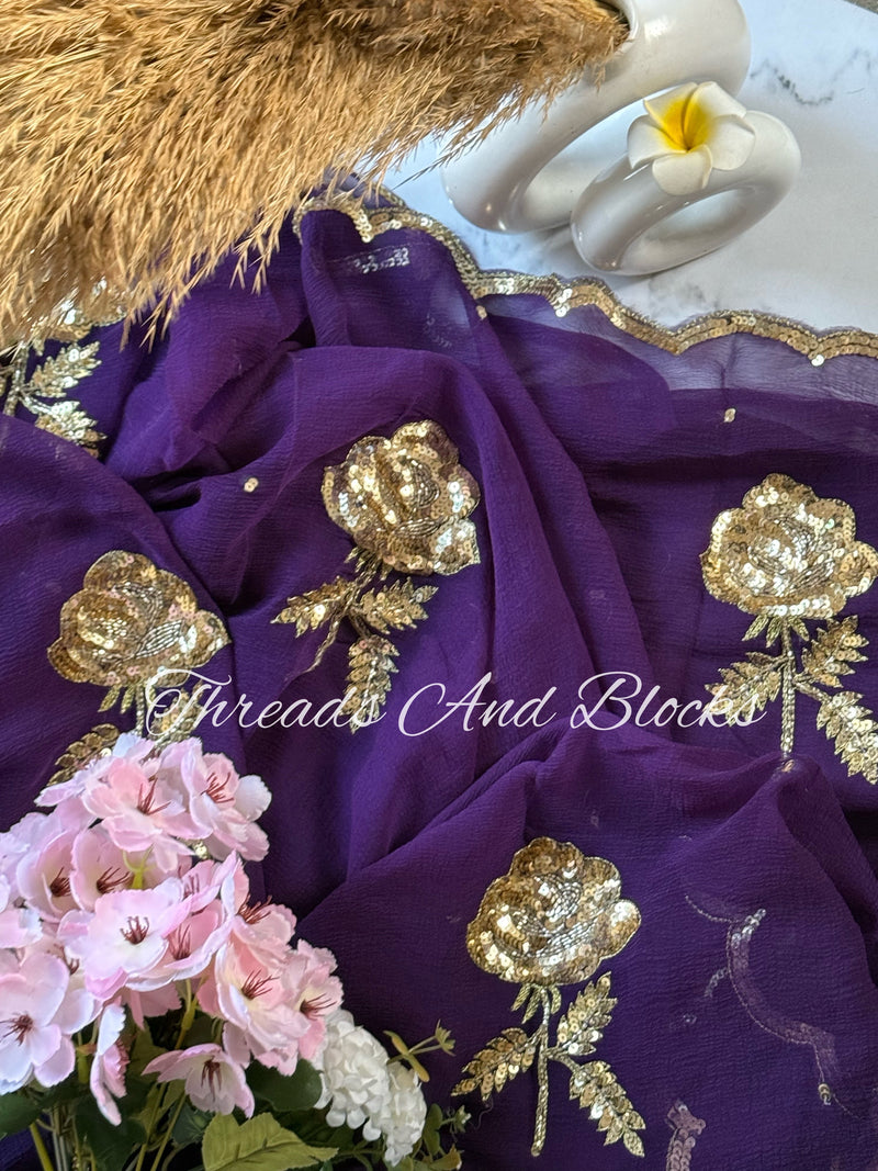 Rose Buta with Scalloped Border Saree