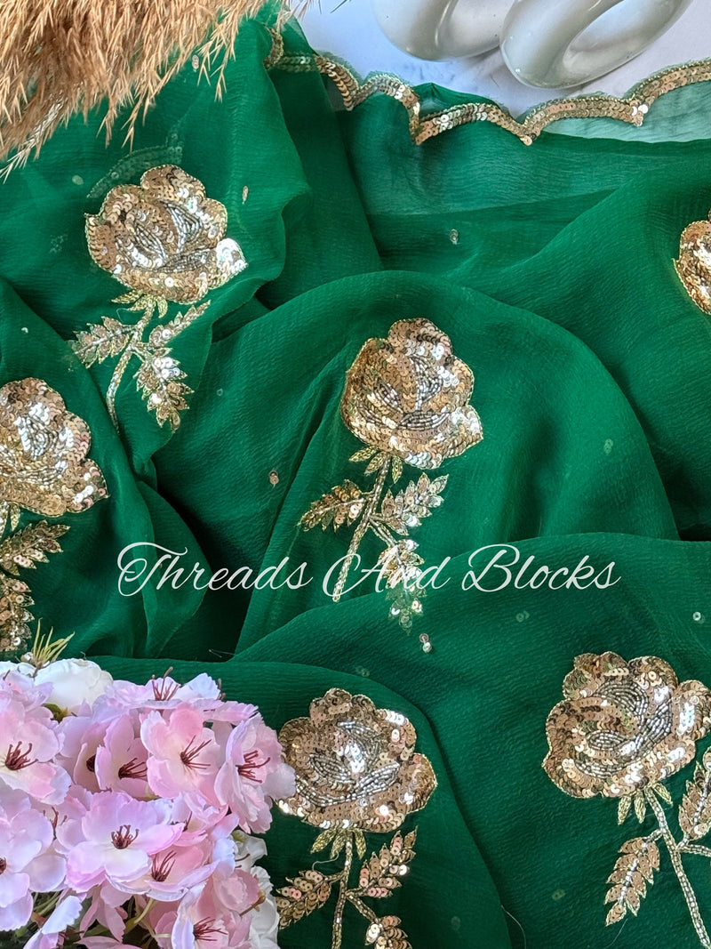 Rose Buta with Scalloped Border Saree