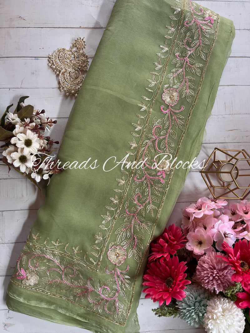 Rajputi Floral Kasab Border Saree