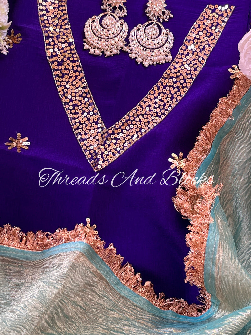 Crushed Tissue Saree with Contrast Blouse
