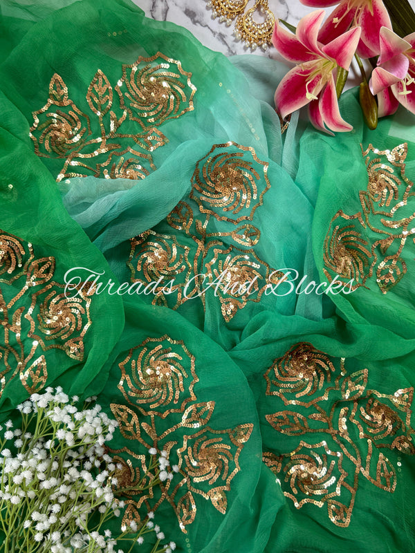 Geometric Rose Bunch Saree