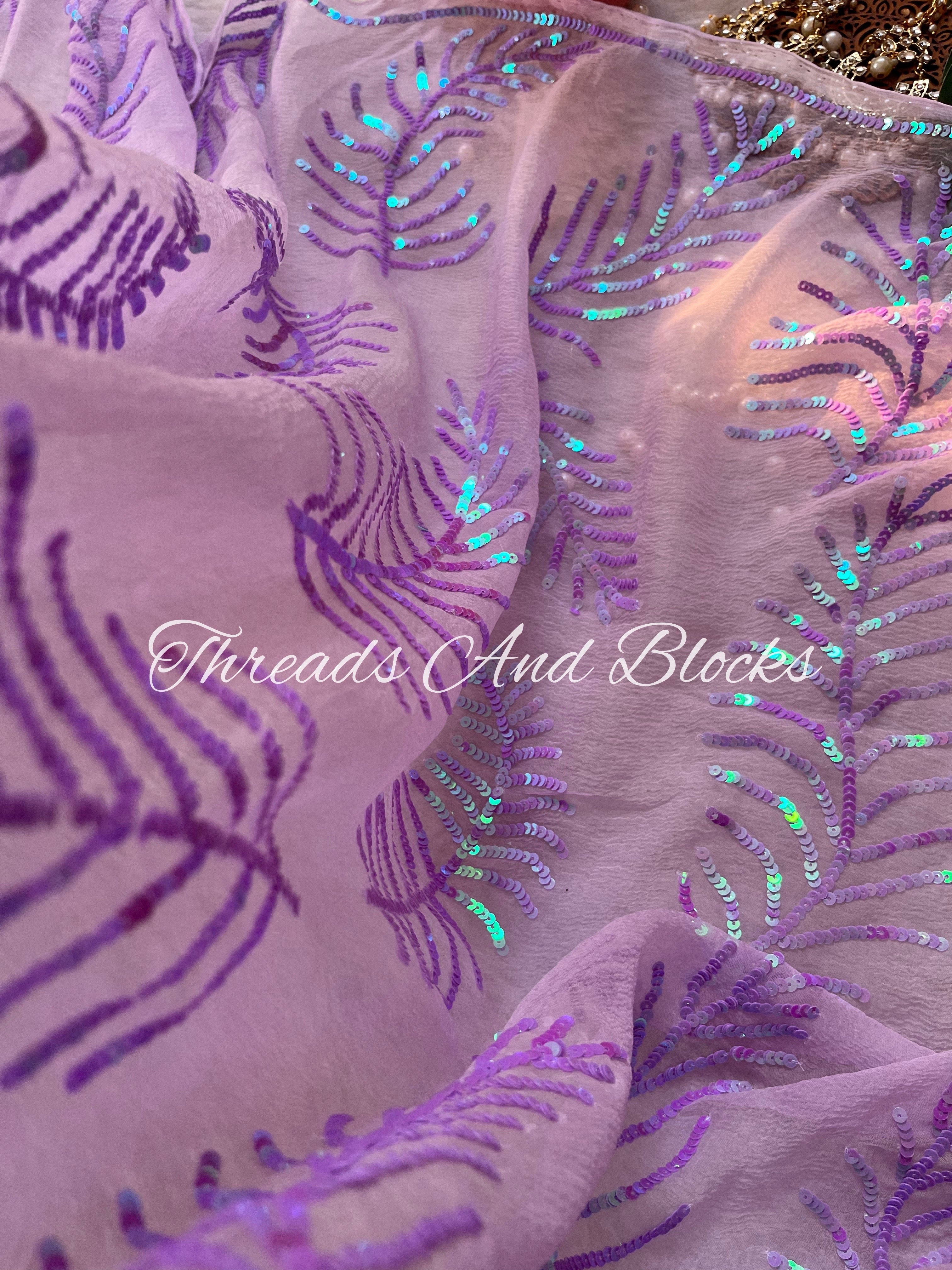 Lavender Scattered Leaf Buta Saree