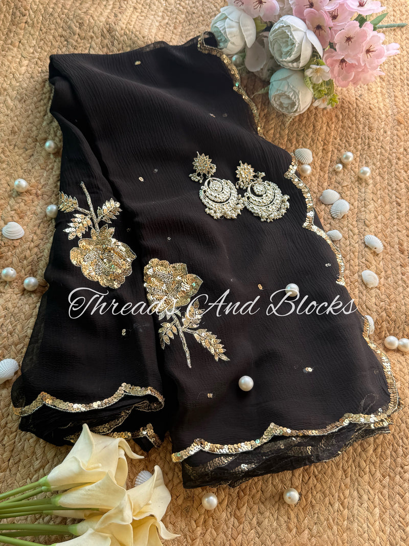 Rose Buta with Scalloped Border Saree