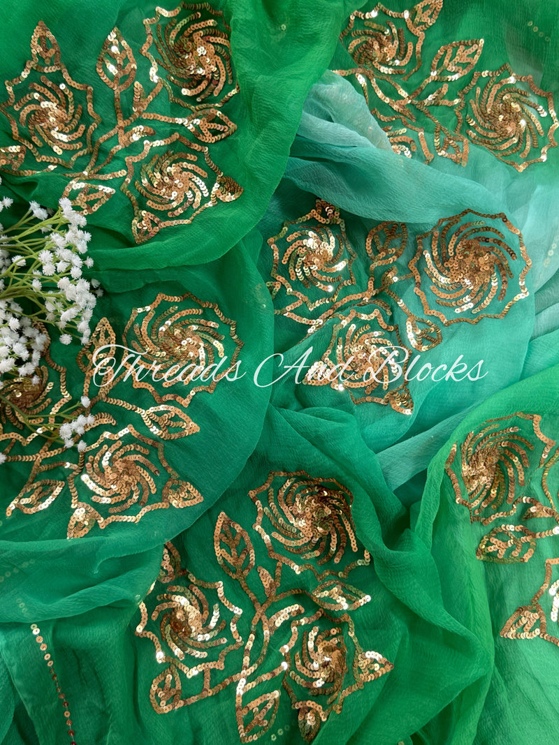 Geometric Rose Bunch Saree